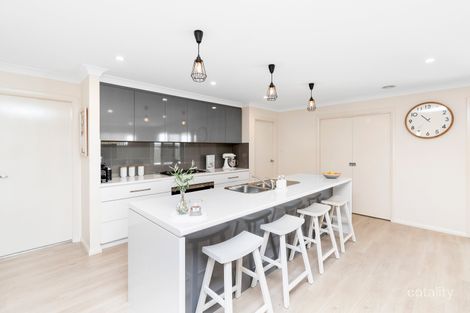 Property photo of 22 Barton Avenue Lloyd NSW 2650