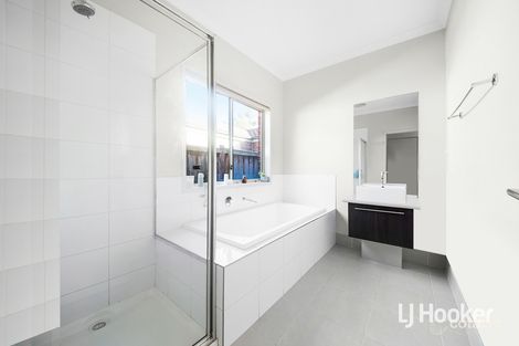 Property photo of 5 Casino Parade Point Cook VIC 3030