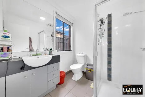 Property photo of 19 Howard Place Deer Park VIC 3023