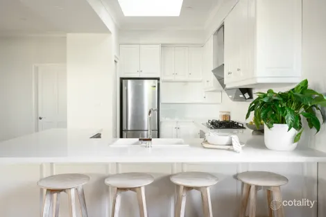 Property photo of 37 Eastern Arterial Road St Ives NSW 2075