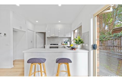 Property photo of 2/27 Bedford Street Box Hill VIC 3128