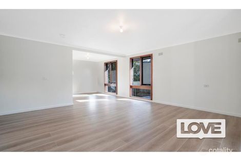 Property photo of 11 The Ridgeway Bolton Point NSW 2283