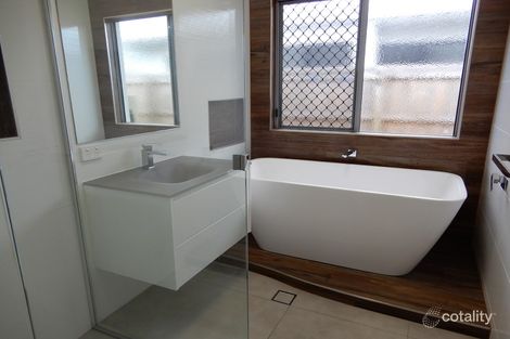 Property photo of 25 Eluma Mews Smithfield QLD 4878