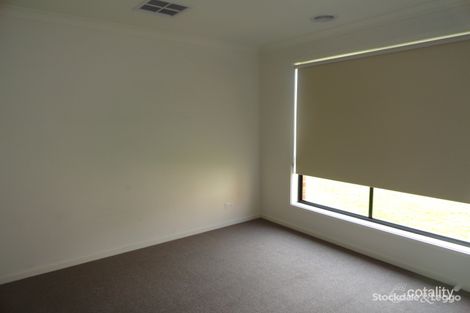 Property photo of 4 Vaughan Court Pakenham VIC 3810