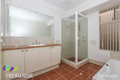 Property photo of 9/4-12 Ayer Road Queens Park WA 6107