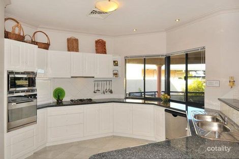 Property photo of 26 Picaroon Place Halls Head WA 6210