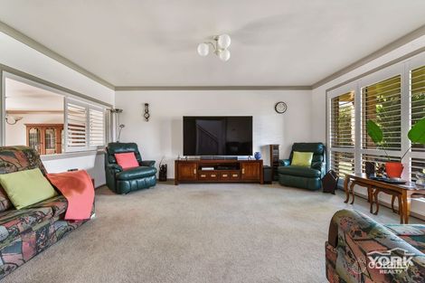 Property photo of 19 Wiemers Crescent Centenary Heights QLD 4350