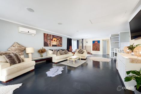 Property photo of 9 Szer Way Carrum Downs VIC 3201