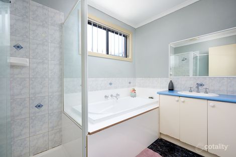 Property photo of 9 Szer Way Carrum Downs VIC 3201