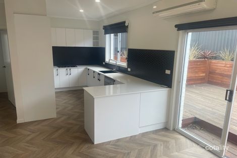 Property photo of 4 The Quadrangle Glen Waverley VIC 3150