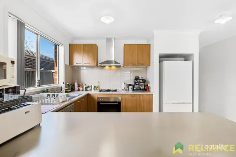 Property photo of 38 Saltbush Crescent Brookfield VIC 3338