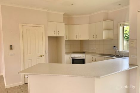 6 Cambridge Dr, Mansfield, VIC 3722
