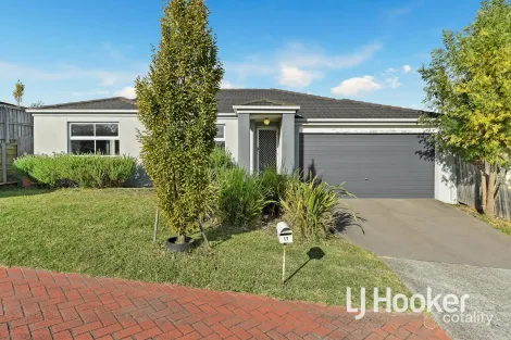Property photo of 17 McClenaghan Place Pakenham VIC 3810