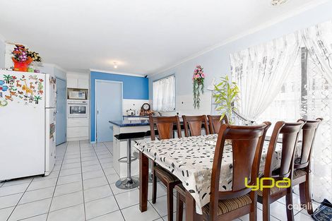 Property photo of 25 Shortridge Circuit Roxburgh Park VIC 3064