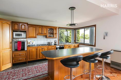 Property photo of 11 Humber Court Happy Valley SA 5159