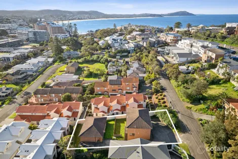 Property photo of 8 Woolunga Avenue Terrigal NSW 2260