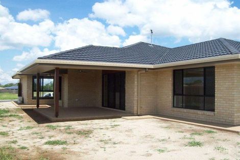 Property photo of 33 Broadhurst Drive Gracemere QLD 4702