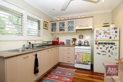 Property photo of 2/8 Ames Street Coorparoo QLD 4151