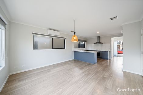 Property photo of 14 Hammersmith Way Cranbourne East VIC 3977