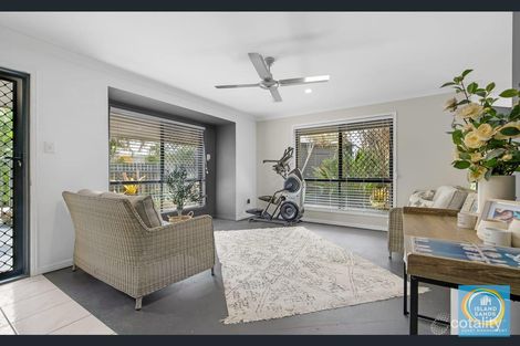 Property photo of 8 Rosemount Place New Auckland QLD 4680