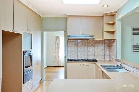 Property photo of 33 Hunter Drive Blackburn South VIC 3130