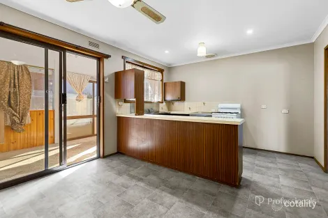 Property photo of 8 Dundas Road Maryborough VIC 3465