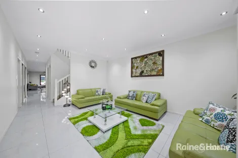 Property photo of 54 Pelargonium Crescent Macquarie Fields NSW 2564