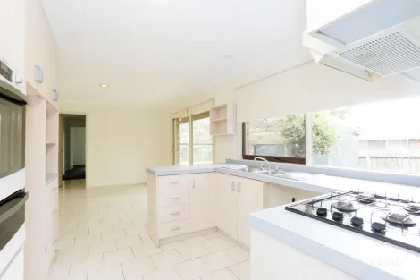 Property photo of 70 Deschamp Court Rowville VIC 3178