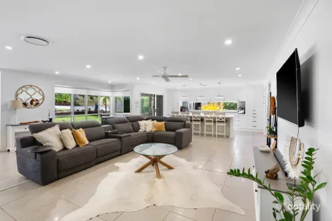 Property photo of 81 Lakeside Drive Carbrook QLD 4130