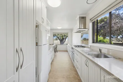 Property photo of 86 Hart Street Colac VIC 3250