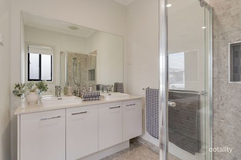 Property photo of 8 Margaretta Circuit Mickleham VIC 3064