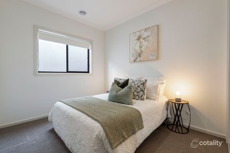 Property photo of 8 Margaretta Circuit Mickleham VIC 3064