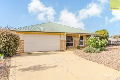 Property photo of 2 Leslie Court Bacchus Marsh VIC 3340
