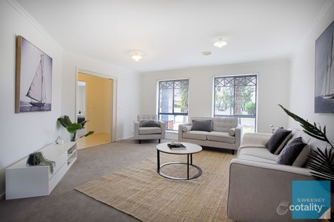 Property photo of 18 Pro Hart Way Caroline Springs VIC 3023
