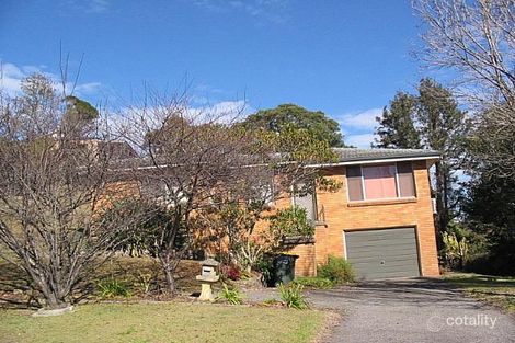 Property photo of 2 Cambridge Drive Garden Suburb NSW 2289