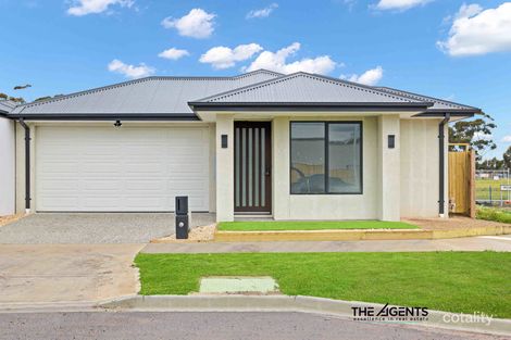 27 CLIMBING DR, WYNDHAM VALE, VIC 3024
