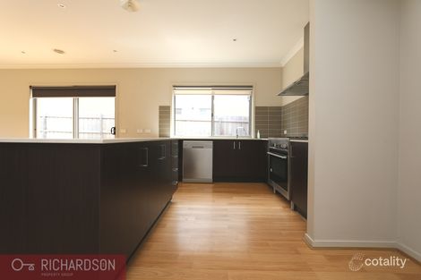 Property photo of 15 Canary Close Truganina VIC 3029