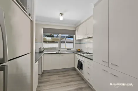 Property photo of 12 Bluegrass Crescent Pakenham VIC 3810