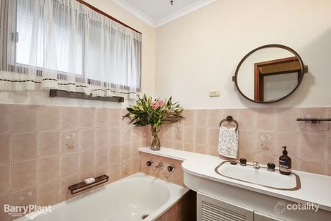 Property photo of 1 Tibari Court Croydon VIC 3136