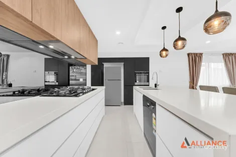 Property photo of 28 Milford Court Meadow Heights VIC 3048