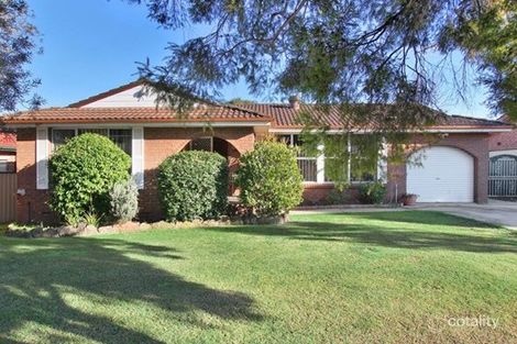 Property photo of 15 Pine Creek Circuit St Clair NSW 2759