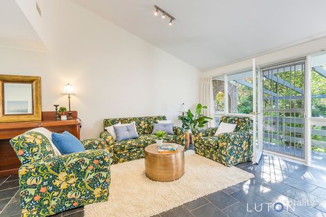 Property photo of 1 McMinn Close Phillip ACT 2606