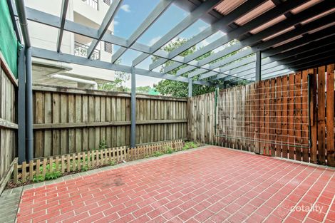 Property photo of 2/12 Rosina Street Kangaroo Point QLD 4169