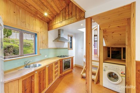 Property photo of 2 Tong Way Place Golden Point VIC 3350
