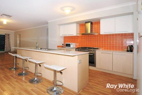 18 Parslow Cres, Lynbrook, VIC 3975