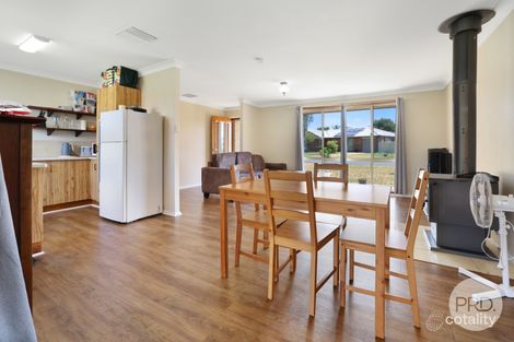 Property photo of 13 Baxter Place Westdale NSW 2340