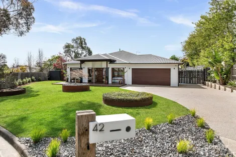 42 CLENDON CL, MOUNT ELIZA, VIC 3930