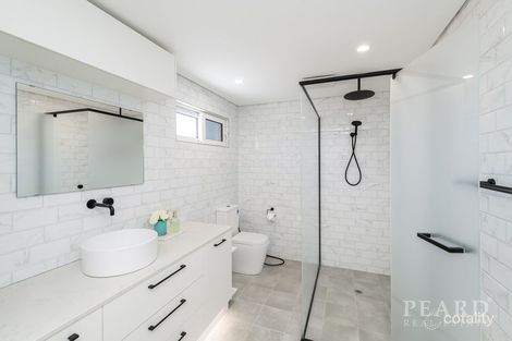 Property photo of 3 Leaside Way Greenwood WA 6024