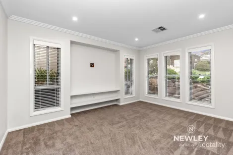 Property photo of 108 Brooklyn Drive Bourkelands NSW 2650