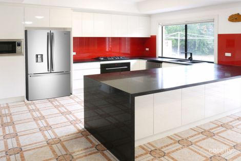 Property photo of 2 Nolan Place Taylors Lakes VIC 3038